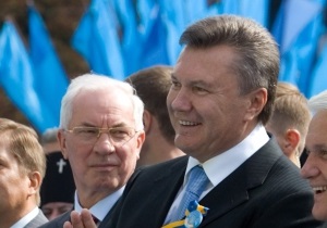 Янукович поручил Азарову сократить расходы на парад в честь 20-летия Независимости