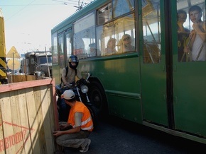 В Кривом Роге троллейбус врезался в электроопору: пострадало 14 человек
