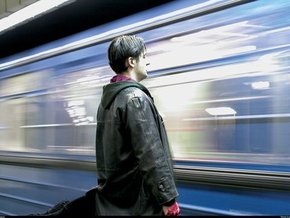 В московском метро погиб мужчина, укравший у девушки мобильный телефон