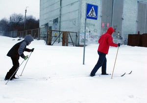 снег в киеве - пробки - ситуация на дорогах: В Киеве восстановлено движение городской электрички