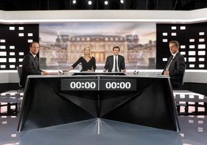 Опрос: По результатам дебатов, французы предпочитают Олланда