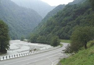 В Южной Осетии автобус упал в пропасть: 11 погибших