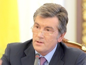 Представителей Ющенко не пускают в здание суда. На подмогу прибыл Беркут