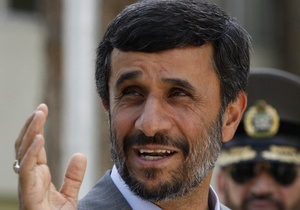Ахмадинеджад попросил власти США выдать ему визу