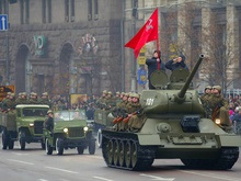 24 августа: Секретариат предложил провести парад с танками и авиацией