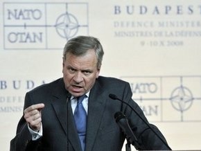 Схеффер: О приглашении Украины в НАТО говорить рано