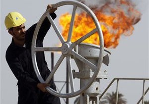 Цены на нефть упали более чем на $3 за баррель