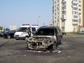 В Киеве на Харьковском массиве сгорело два автомобиля