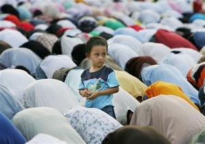 Опрос: Более 40% американцев негативно относятся к мусульманам