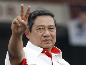 Президент Индонезии обвинил оппонентов по выборам в использовании черной магии
