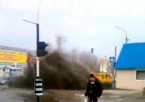 В Луганске прорвало канализацию: несколько улиц затоплены нечистотами