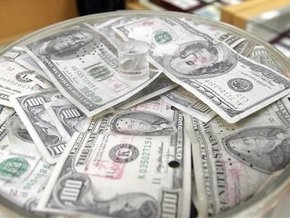На межбанке продолжается падение доллара