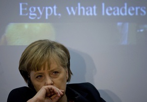 Меркель призвала Мубарака прислушаться к участникам акций протеста