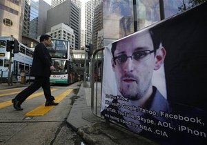 США возбудили дело против разоблачителя Сноудена