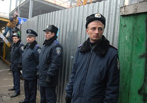 Суд признал незаконной продажу Киевсоветом земучастка над метро Театральная