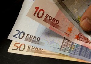 Евро на межбанке немного вырос