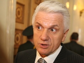 Литвин заявил, что непринятие антикризисной программы не грозит Кабмину отставкой