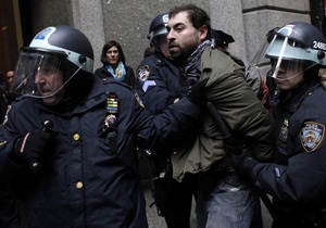 В США арестовали около 450 участников движения Захвати Уолл-Стрит