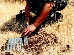 В Киеве нашли две минометные мины и один снаряд