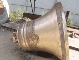 На кафедральном соборе в Одессе установили четыре новых колокола