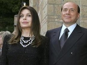 Берлускони отказывается комментировать сообщения о решении супруги подать на развод