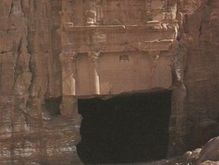 Археологи обнаружили в Иордании древнейший в мире храм