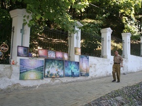 БЮТ: Киевских кинематографистов выбросили на улицу