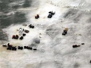 В США с отколовшейся льдины спасли 150 рыбаков