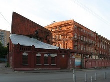 В одном из зданий в центре Москвы прогремело два взрыва ( обновлено)