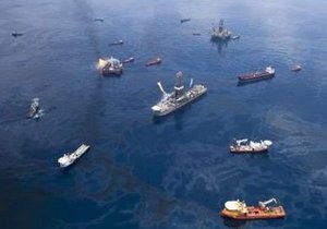 BP оценила объем утечки нефти в 100 тысяч баррелей в день