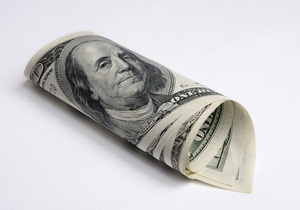 Межбанковская гривна продолжает подавлять доллар