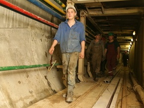 Ъ: Открытие новых станций киевского метро в 2009 году под угрозой срыва