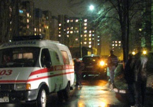 В Киеве джип сбил пожилого мужчину во дворе его дома
