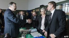Бывшего премьера Исландии судят за финансовый кризис