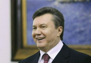 Опрос: Половина украинцев считают, что Янукович выполняет обещания или пытается это делать