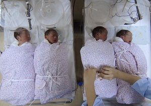 Жительницу Китая  могут наказать за рождение восьми близнецов