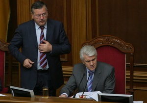 Януковича призвали внести законопроект о численности армии: Третий год ВСУ вне закона