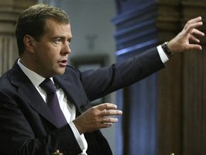 Медведев заявил, что мировая экономика начинает выходить из рецессии