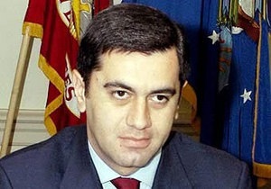 Экс-главу Минобороны Грузии, перешедшего в оппозицию, арестовали сразу после возвращения на родину