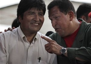Чавес позвал всех революционеров в Twitter