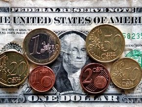 Доллар и евро рекордно взлетели на межбанке