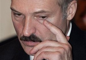 Лукашенко: Беларусь не может зависеть от одного государства