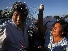 Президент Боливии сохранил свой пост