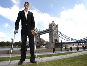 Фотогалерея: Турок стал самым высоким человеком планеты
