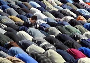 В Берлине мальчику-мусульманину снова запретили молиться в школе