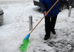 Попов: Киевские власти примут все меры, чтобы предприниматели убирали снег вокруг своих киосков