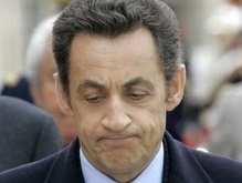 Саркози получает эротические посылки c угрозами