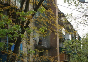 В Тернополе за ночь двое юношей выпали из многоэтажек и остались живы