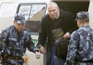 В Москве задержали десять человек, праздновавших день рождения Ходорковского