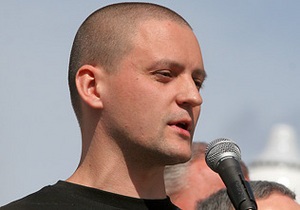 Арестованный российский оппозиционер объявил голодовку